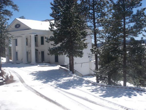 Pikes Peak Paradise B&B - Gay Owned Bed & Breakfast in Woodland Park, Colorado