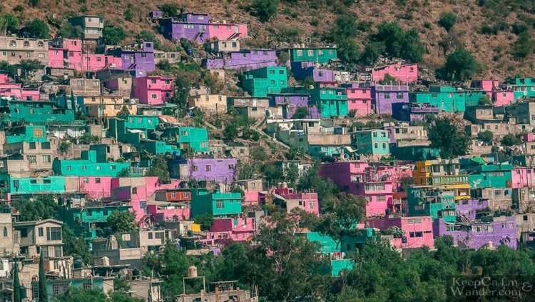 Ecatepec and Its Colorful Houses - Keep Calm and Wander