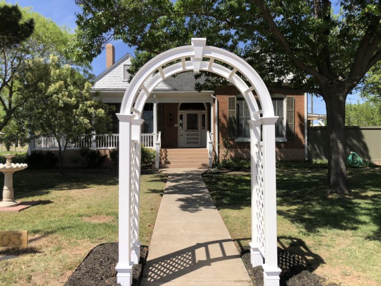 Alpine Bed and Breakfast - Big Bend Gay Friendly B&B