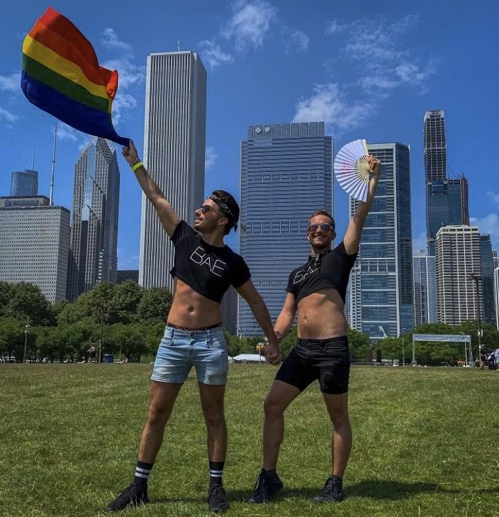 Chicago Gay Bars - The Globetrotter Guys