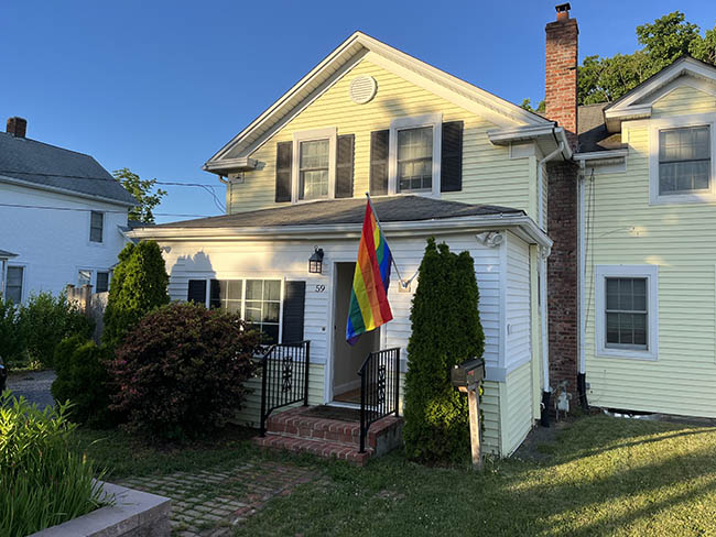 Come As You Are Inn - Long Island Gay B&B