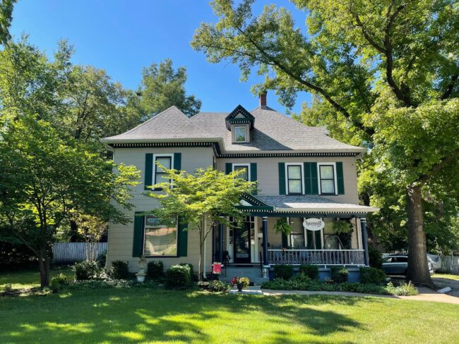 Loganberry Inn - Historic Central Missouri Gay Friendly Bed and Breakfast